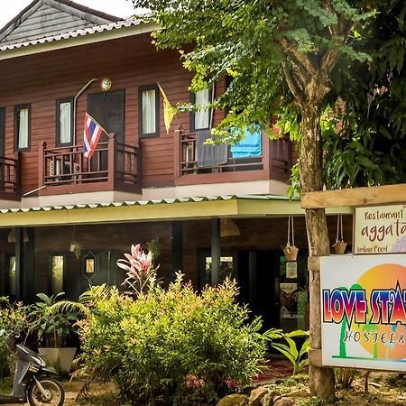 Love Station Hostel Баан Тай Экстерьер фото