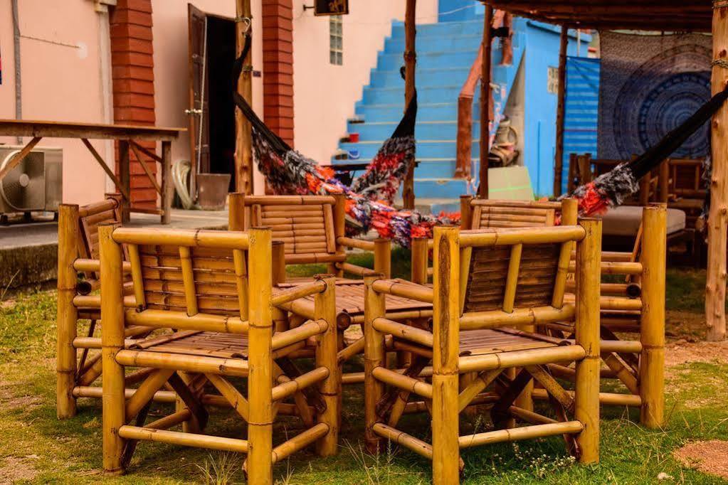 Love Station Hostel Баан Тай Экстерьер фото