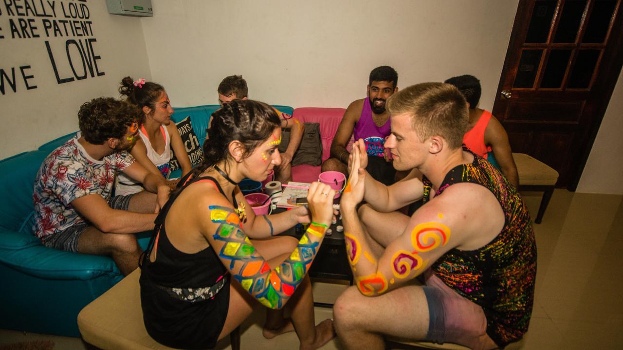 Love Station Hostel Баан Тай Экстерьер фото