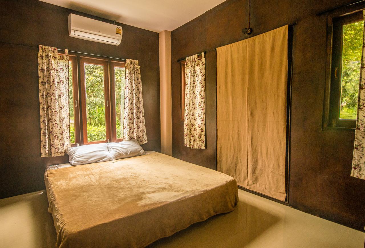 Love Station Hostel Баан Тай Экстерьер фото